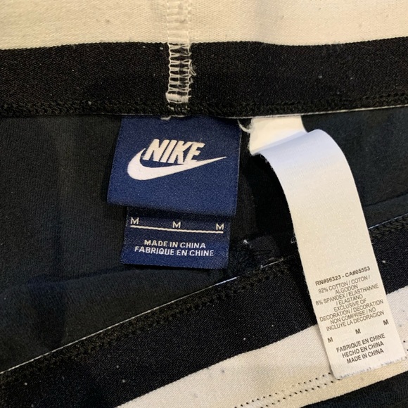 Nike black/rose gold legging - Picture 2 of 2